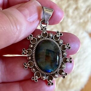 NWOT STERLING SILVER 925 Labradorite beautiful OvaL Pendant